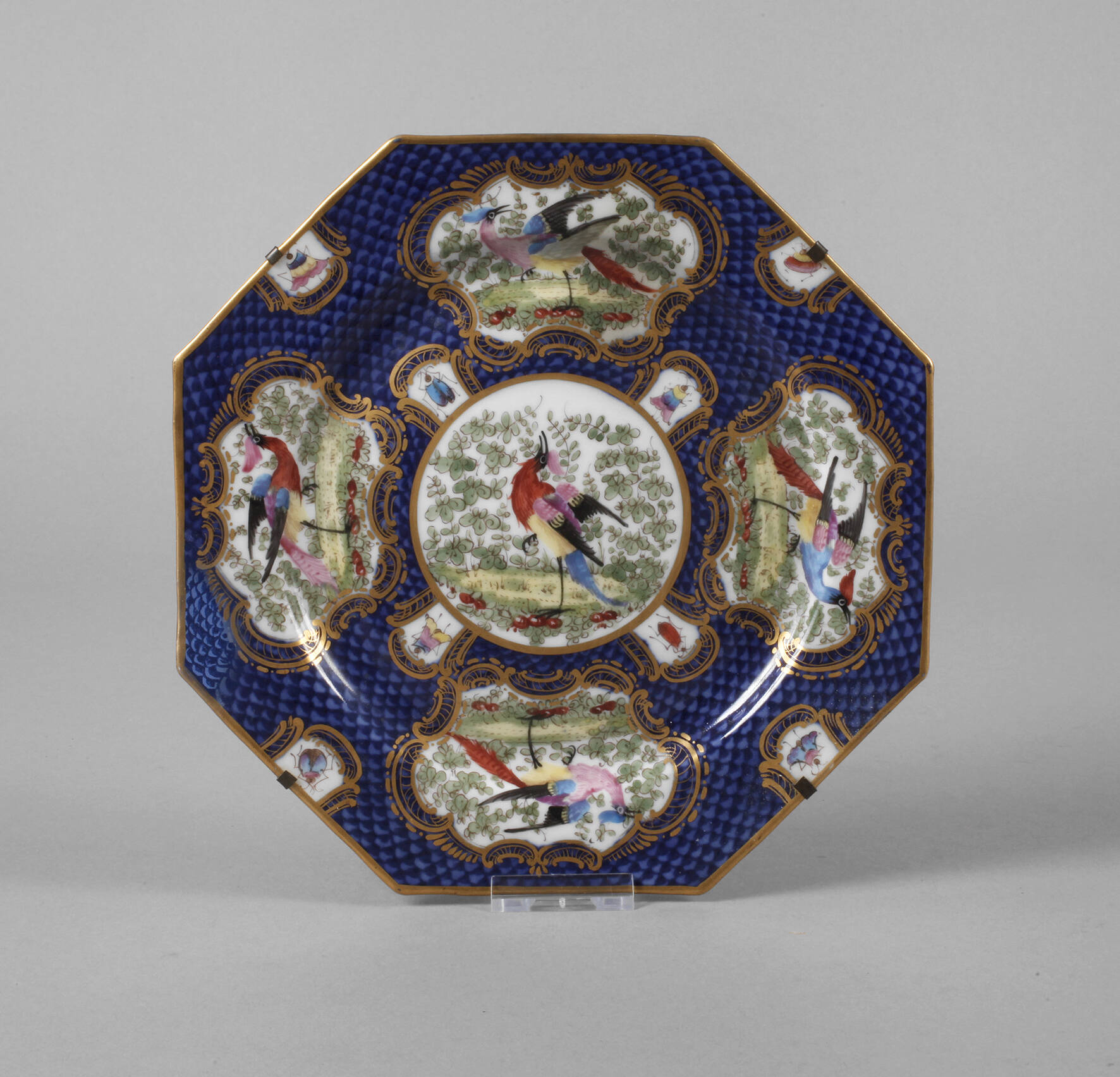 Frankreich Zierteller mit Vogeldekor