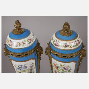 Frankreich Paar prunkvolle Potpourri-Deckelvasen