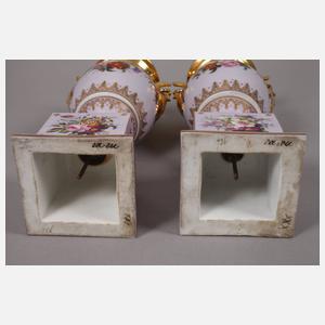 Frankreich Paar Prunkvasen Blumenmalerei