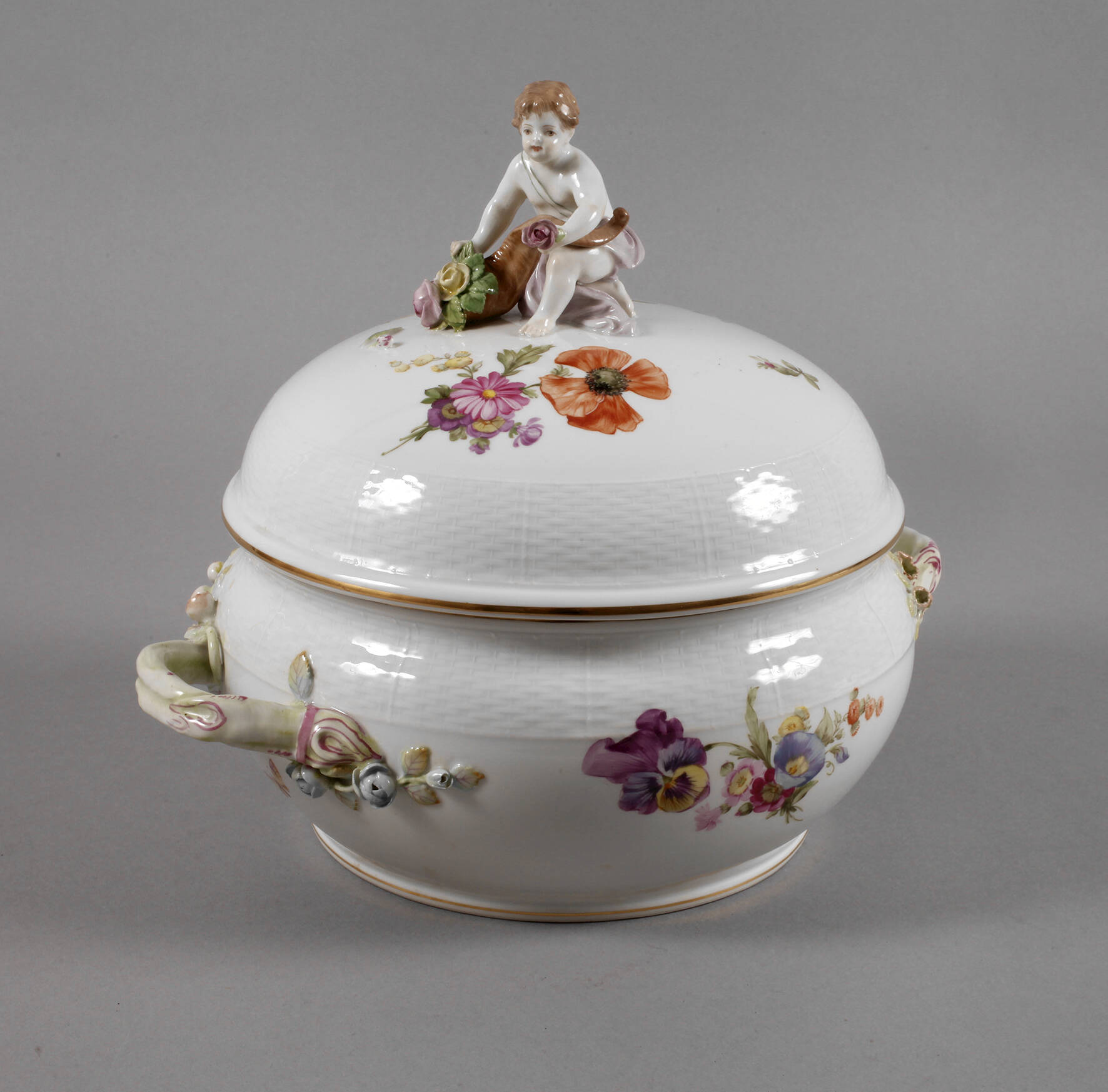 KPM Berlin große Deckelterrine "Blumen und Insekten"