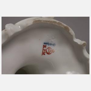 KPM Berlin Bacchantin mit Weinschlauch und Knabe