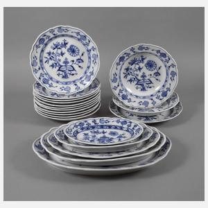 Meißen Teichert Konvolut Teller und Platten Zwiebelmuster