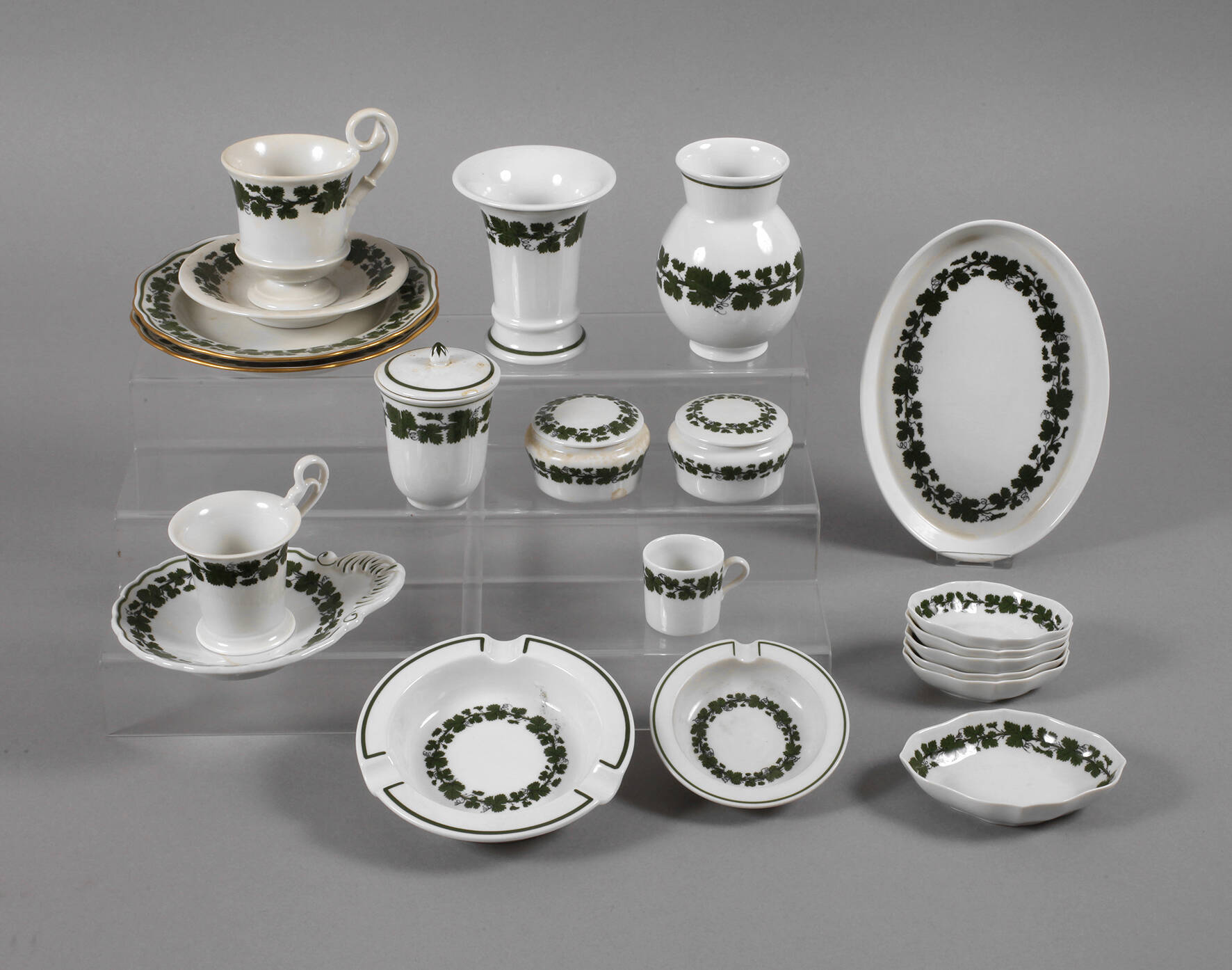 Meissen Konvolut Weinlaubdekor