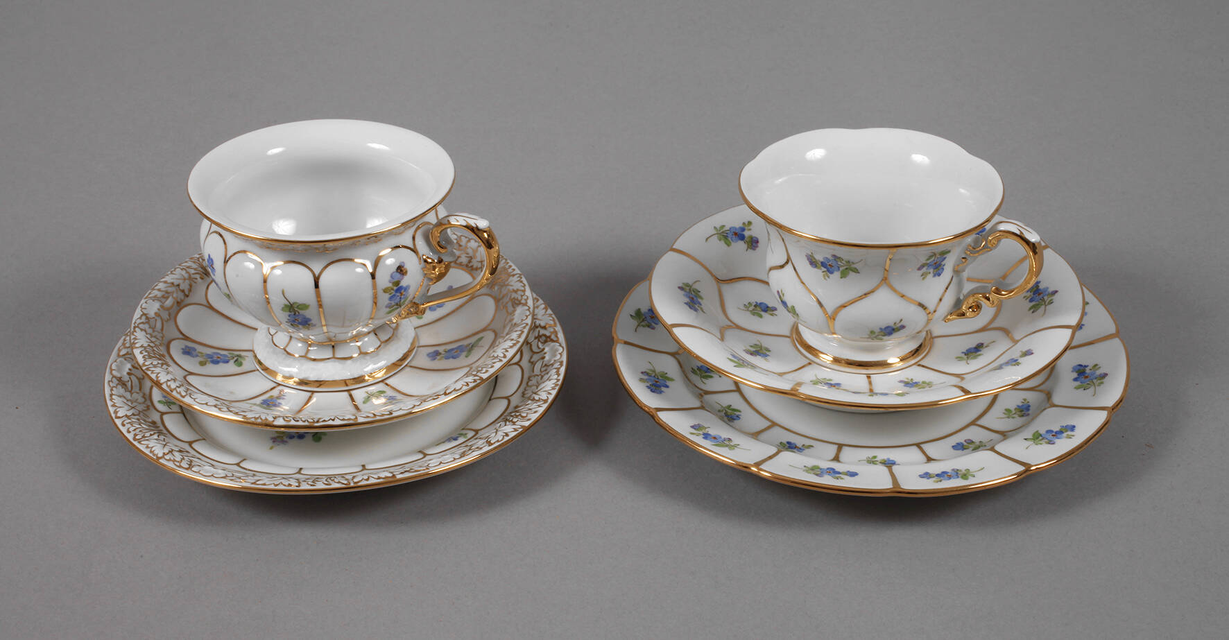 Meissen zwei Mokka-Prunkgedecke