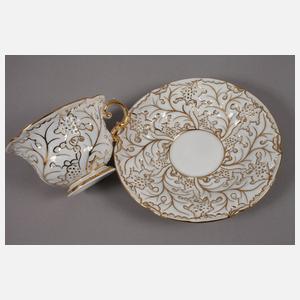 Meissen Prunktasse Stechpalmenrelief