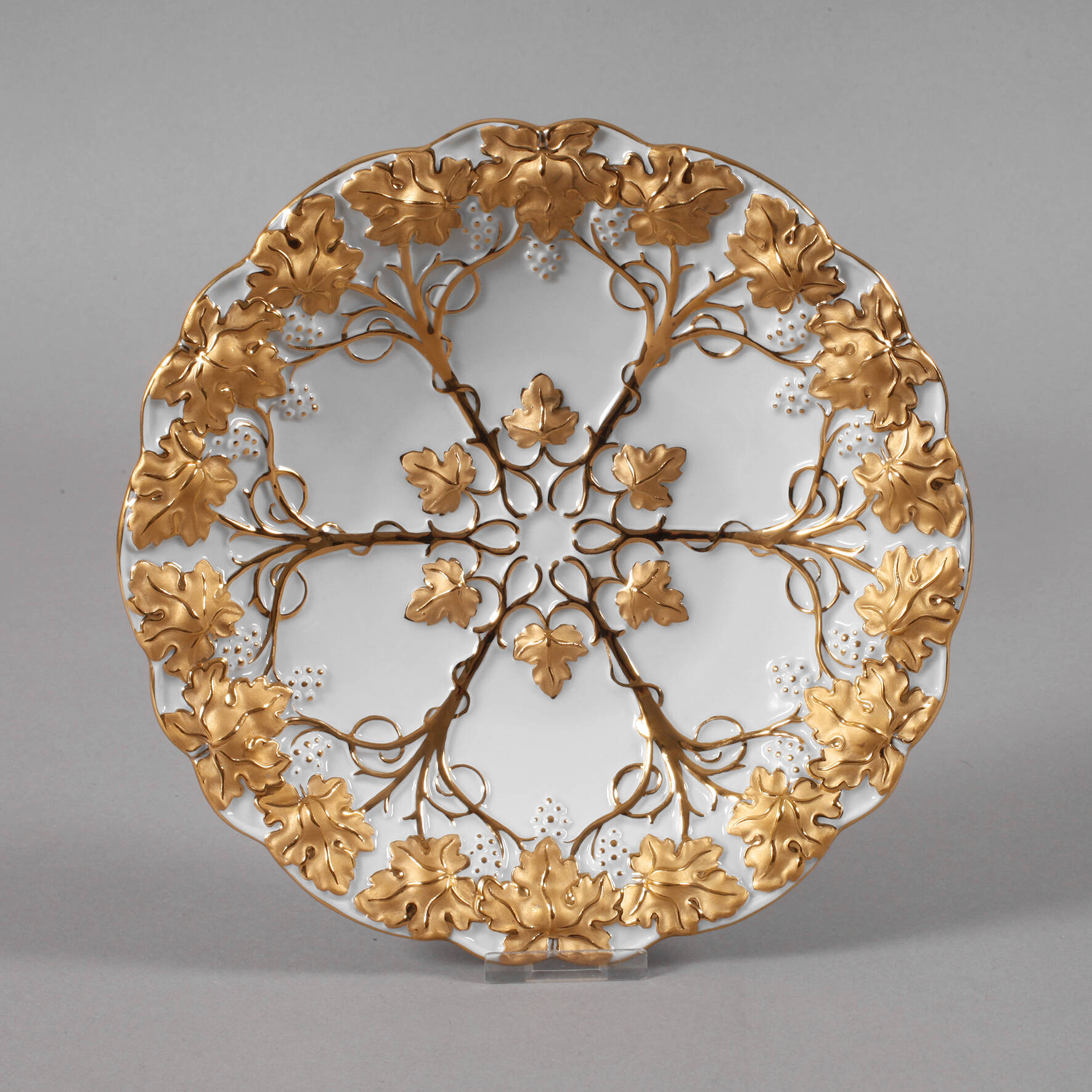 Meissen kleine Prunkschale Weinstockrelief