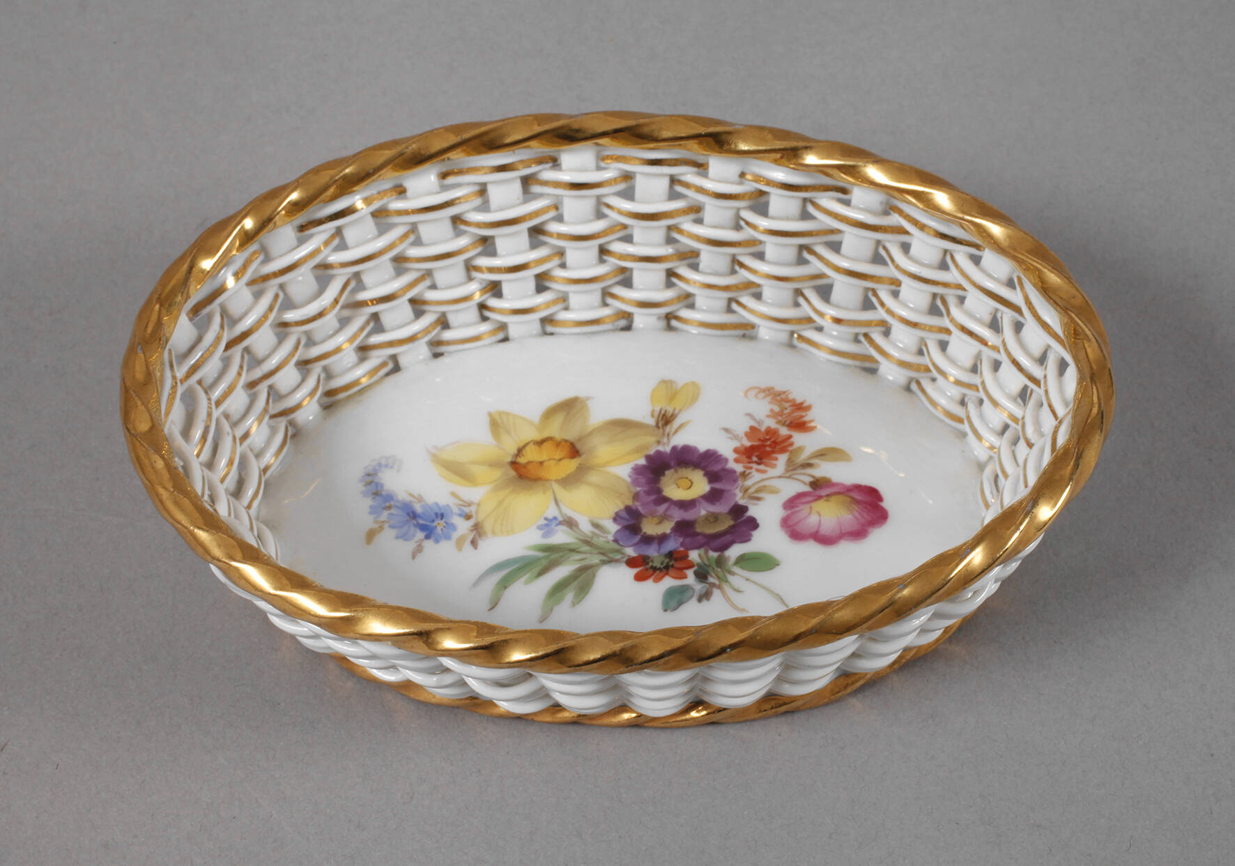 Meissen kleine Korbschale "Blumenbukett"