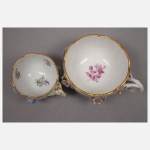 Meissen zwei Tassen Blütenbesatz