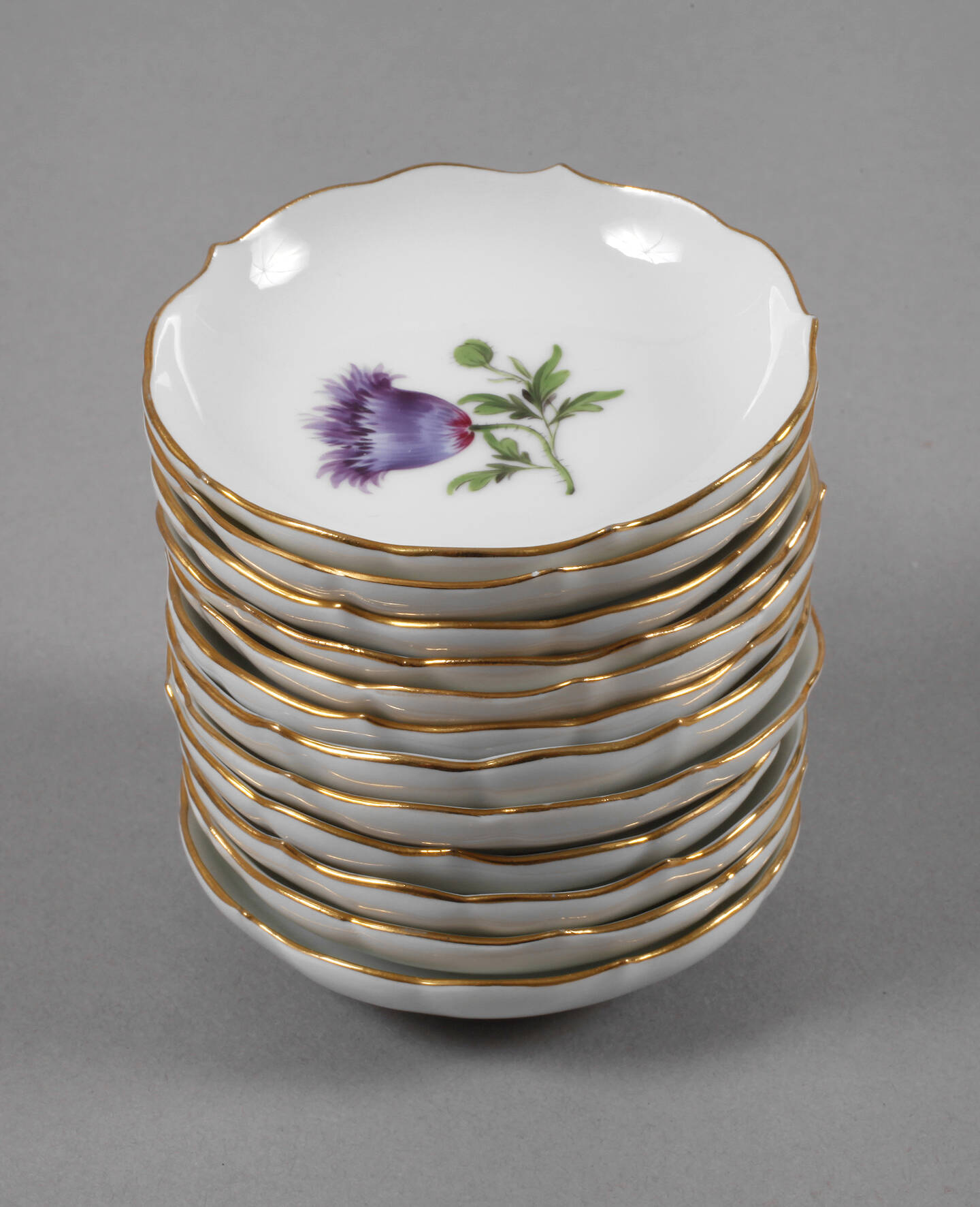 Meissen zwölf Konfektschalen "Blume 1"