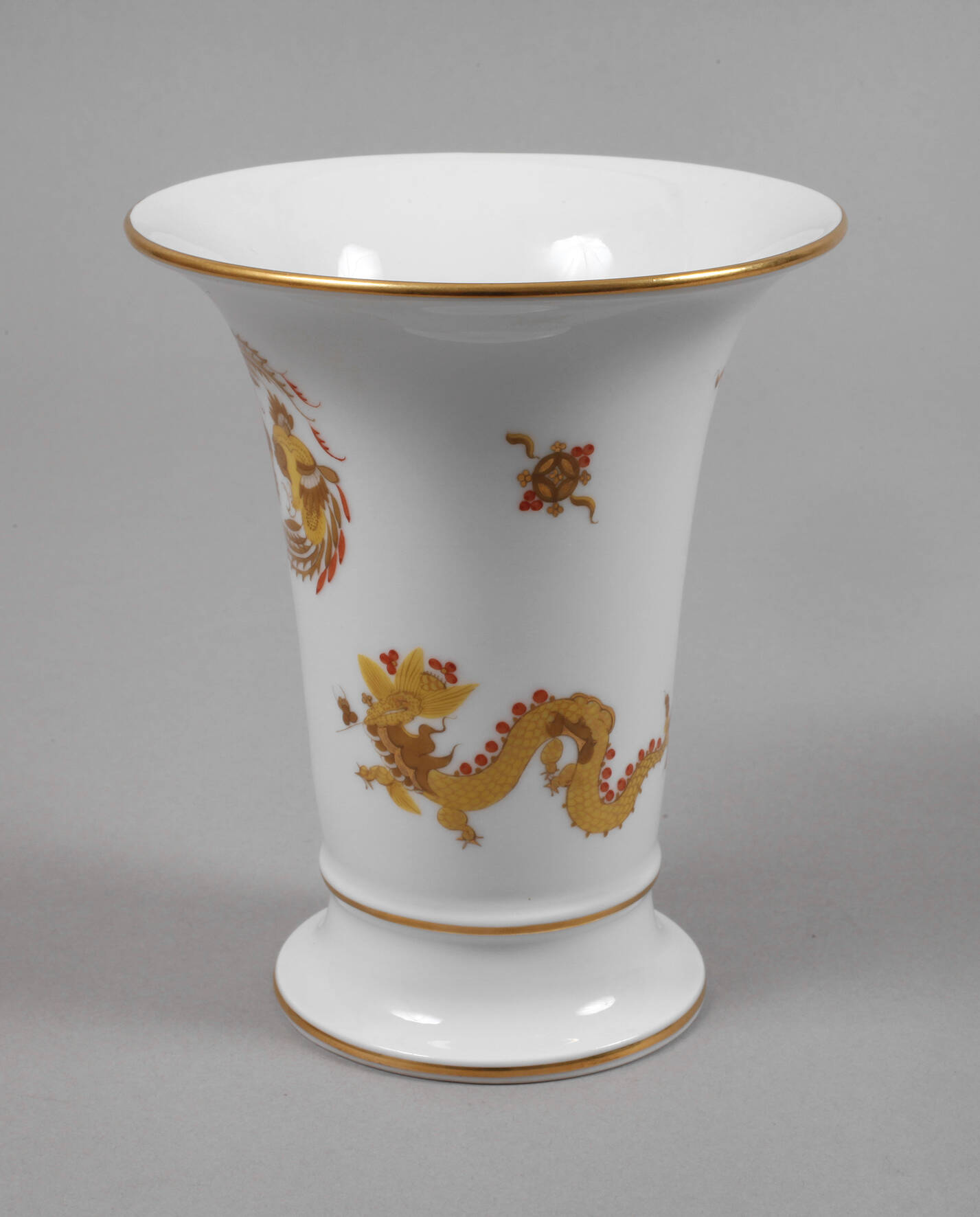 Meissen Trompetenvase "Reicher Drache, gelb"