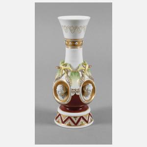 Nymphenburg Vase mit Künstlerbüsten