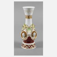 Nymphenburg Vase mit Künstlerbüsten111