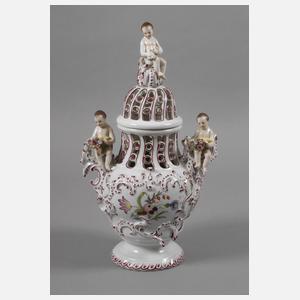 Volkstedt figürliche Potpourri-Deckelvase