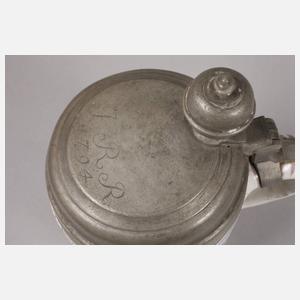 Drei Fayencewalzenkrüge