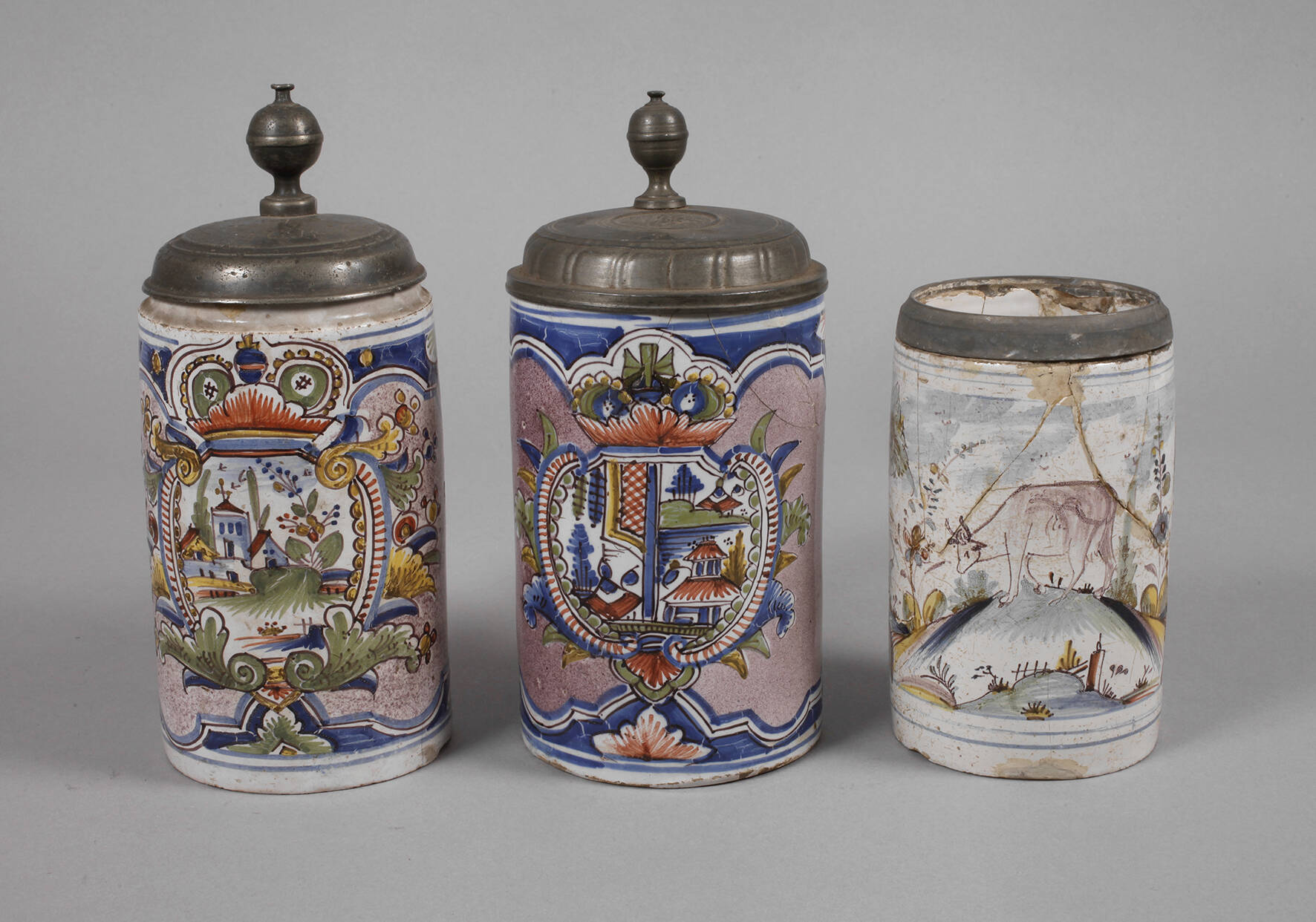 Drei Thüringer Fayencewalzenkrüge