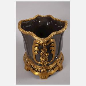 Übergroße Jardiniere mit Montierung