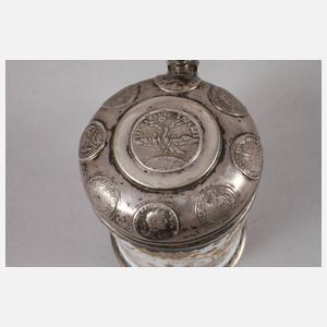 Seltener Opalglaskrug mit Münzdeckel