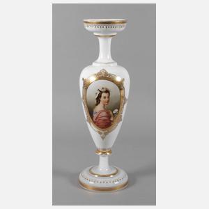 Große Milchglasvase