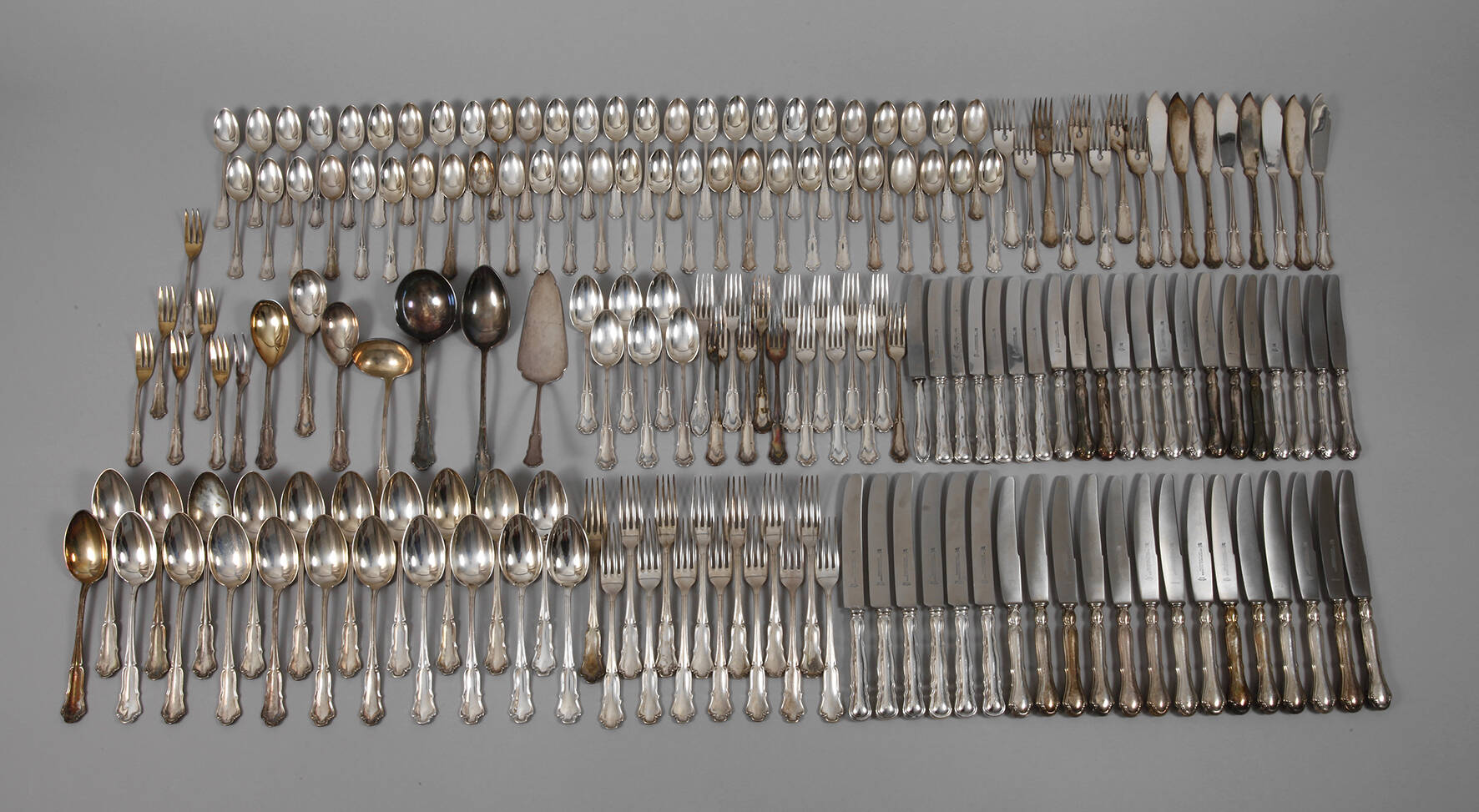 Großes Silberbesteck
