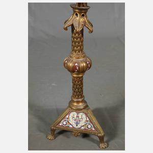 Übergroßer neogotischer Leuchter