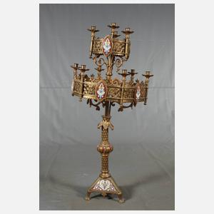 Übergroßer neogotischer Leuchter