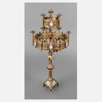 Übergroßer neogotischer Leuchter111