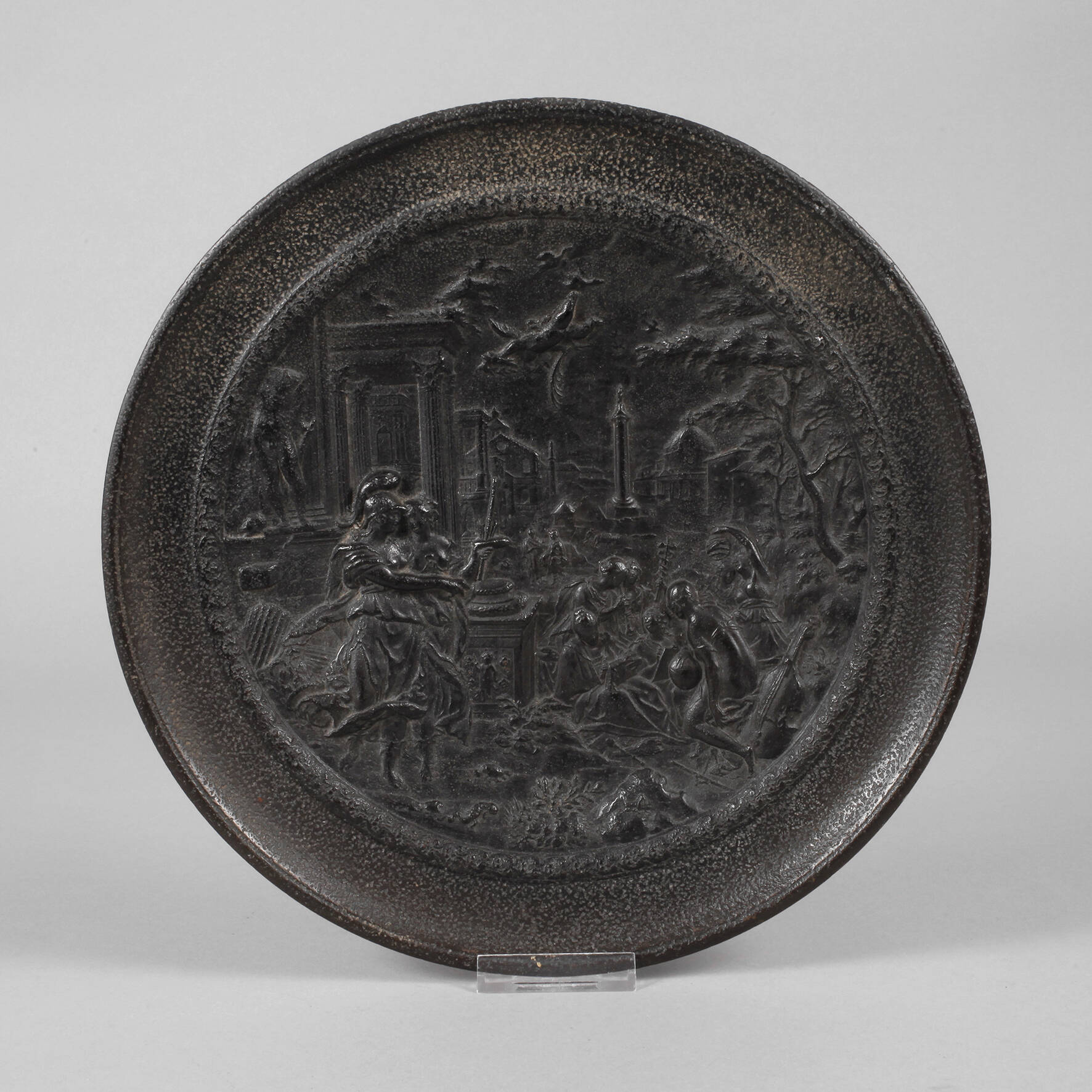 Reliefteller "Minerva und Pictura bei den Musen"