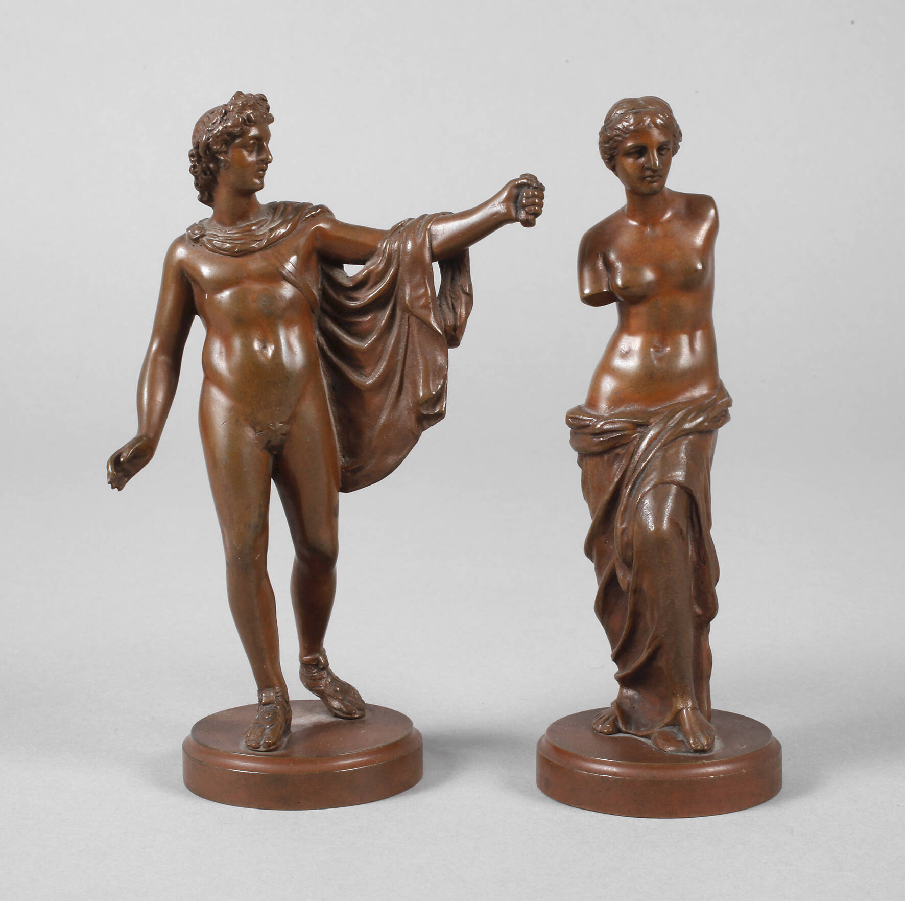 Zwei antikisierende Kleinbronzen