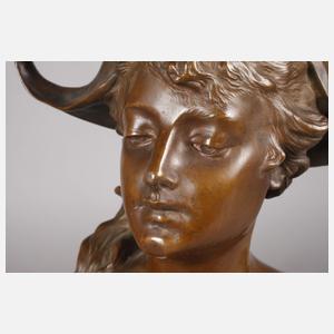 Franz Iffland, Büste Dame mit Dreispitz