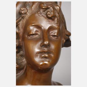 Franz Iffland, Büste Dame mit Dreispitz