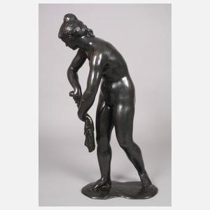 Weiblicher Akt nach dem Bade