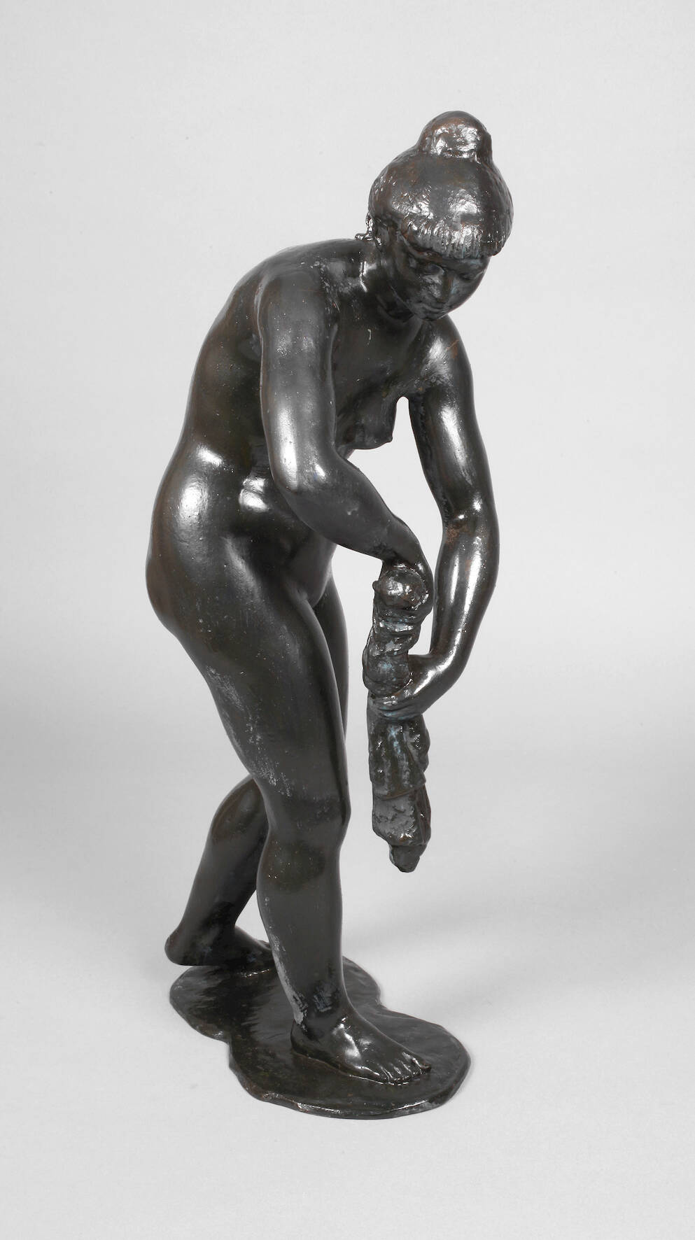 Weiblicher Akt nach dem Bade