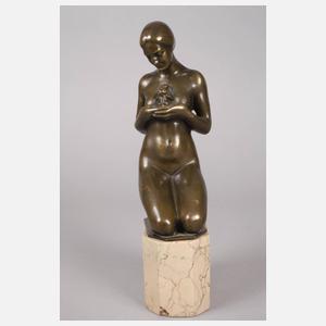 Kniender Damenakt mit Froschkönig