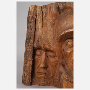 Halbplastisches Holzrelief mit Soldaten