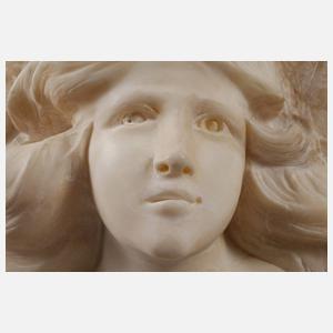 Figürliches Relief mit Mädchenbüste