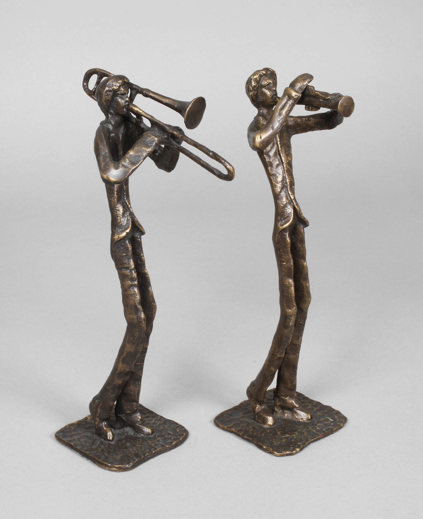 Zwei Musiker mit Blasinstrumenten