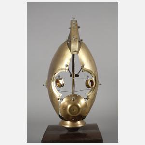 Installation als beleuchteter Roboterkopf