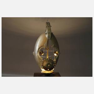 Installation als beleuchteter Roboterkopf