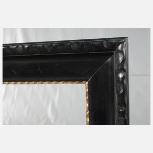 Große schwarze Lackleiste