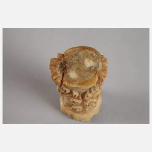 Beinschnitzerei Memento Mori