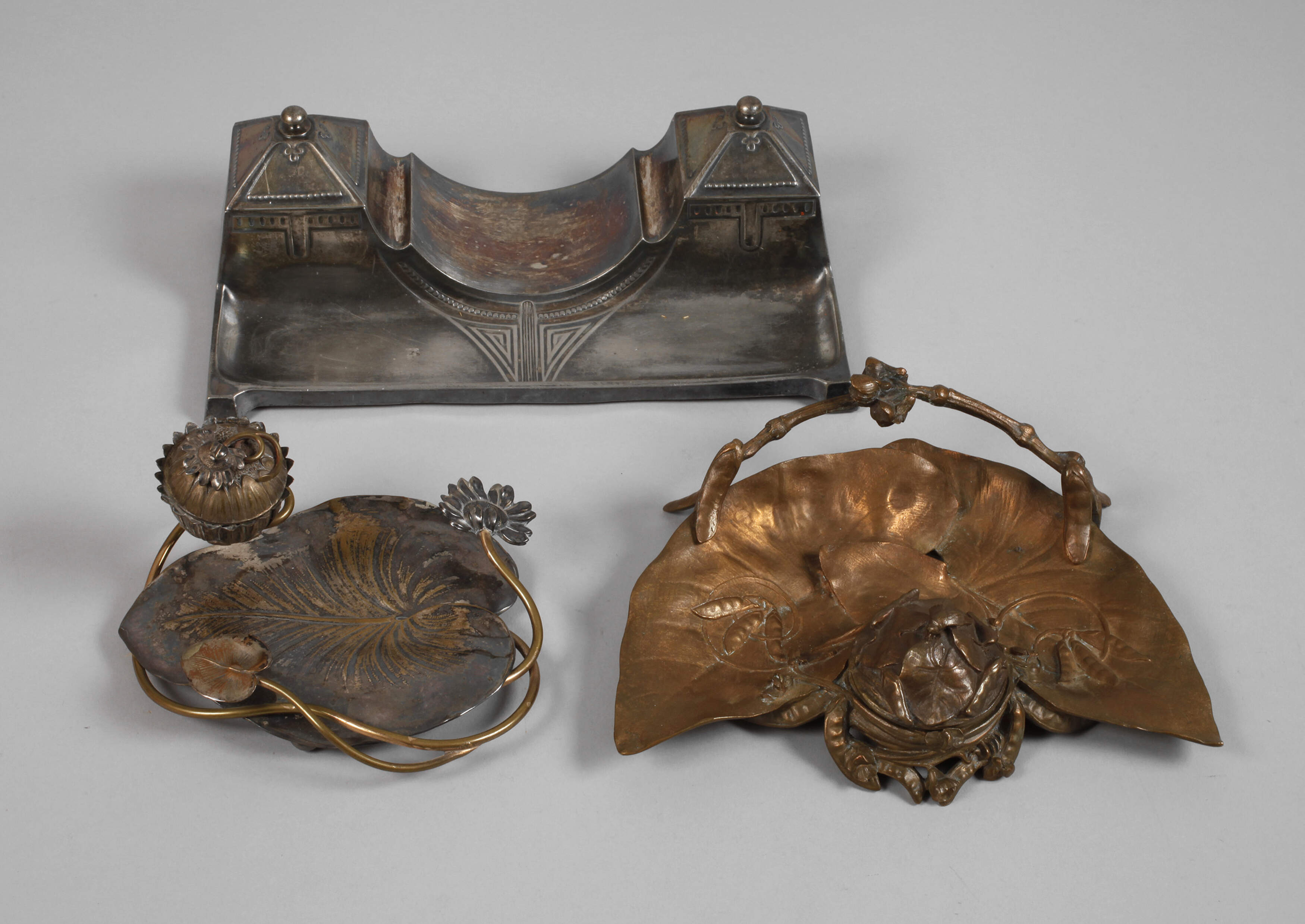 Drei Schreibtischgarnituren Jugendstil