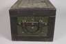 Kleine Eisentruhe