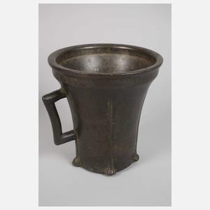 Drei historische Mörser