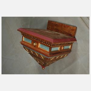 Große geschnitzte Heiligenfigur