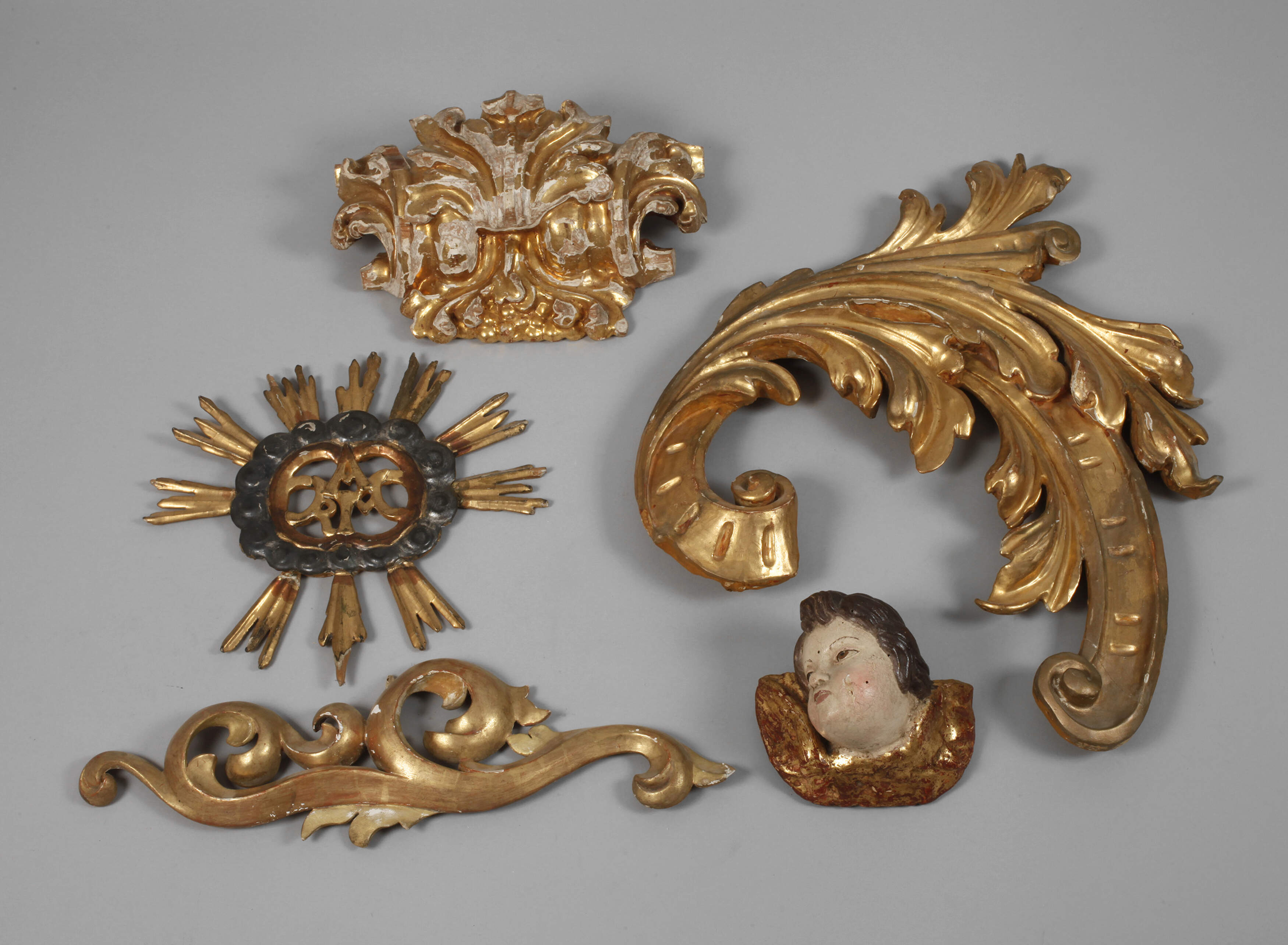 Fünf barocke Schnitzereien