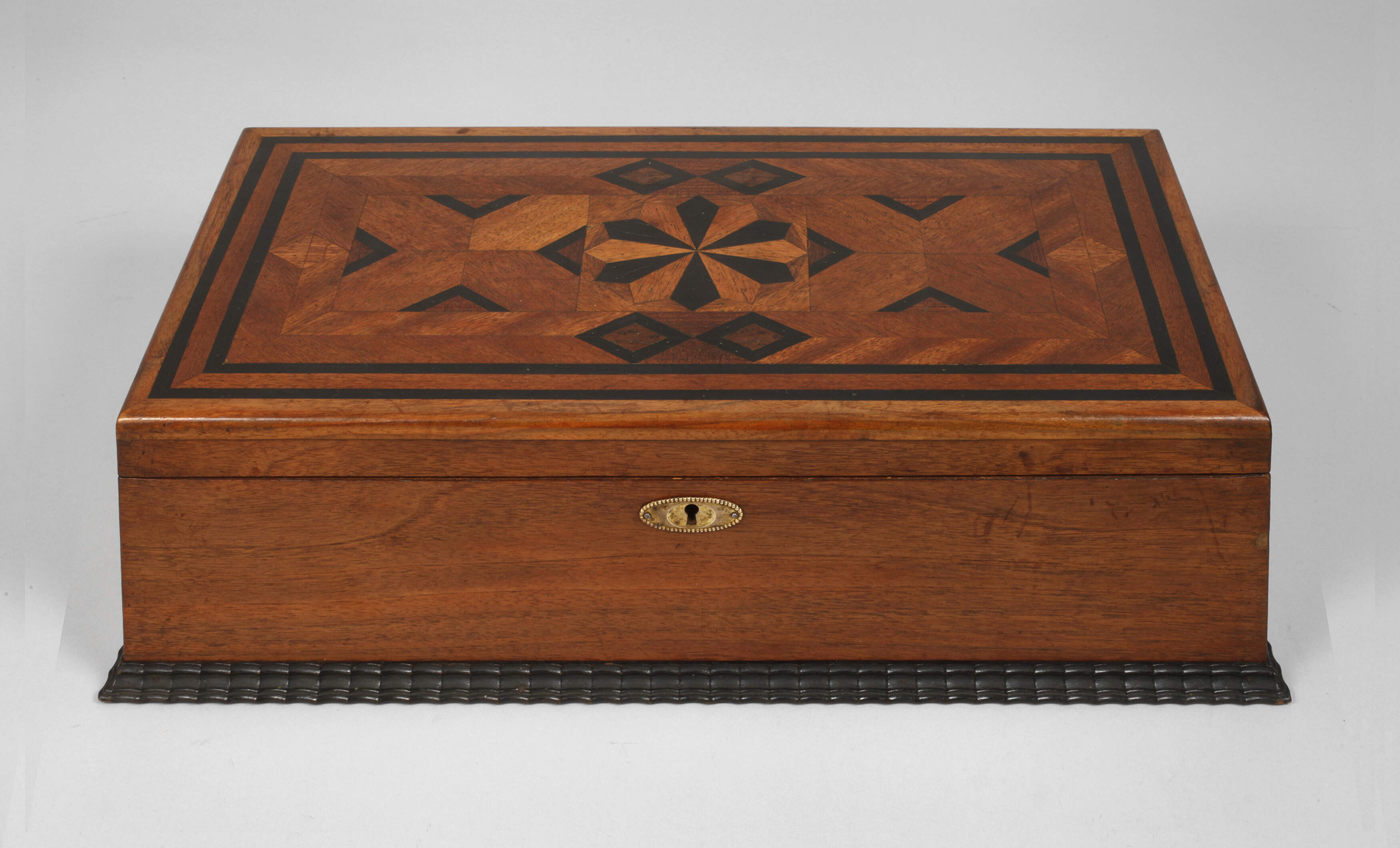 Intarsierte Schatulle