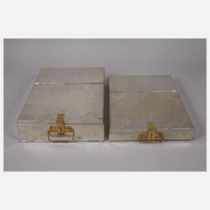 Sieben Metallkassetten