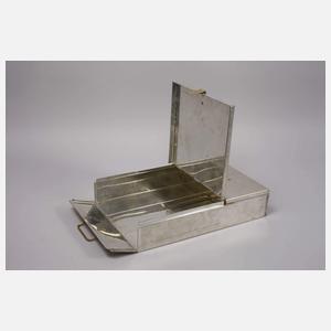 Sieben Metallkassetten