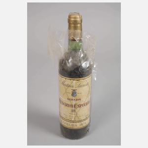 Zwei Flaschen Rotwein