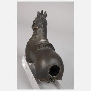 Fragment einer Bronzeplastik